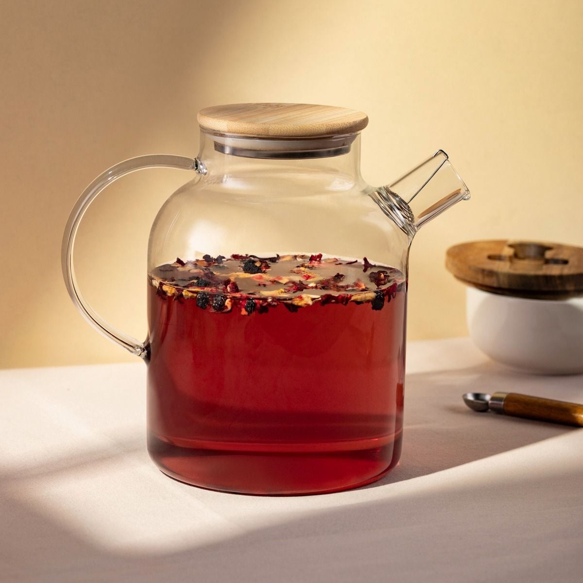 Dzbanek SAFFRON z bambusowym wieczkiem 1,8 l