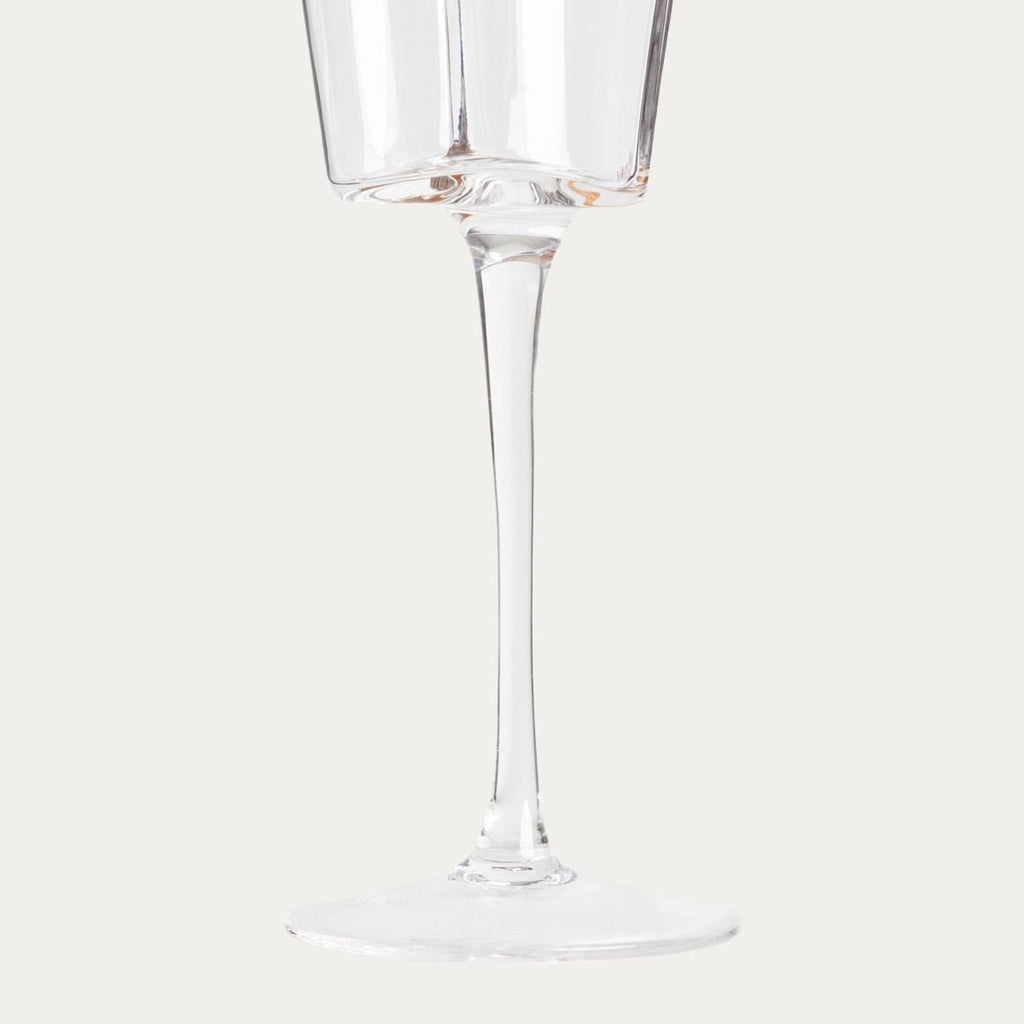 Kieliszek AMAR na wino w kształcie serca ze złotym rantem 0,3 l