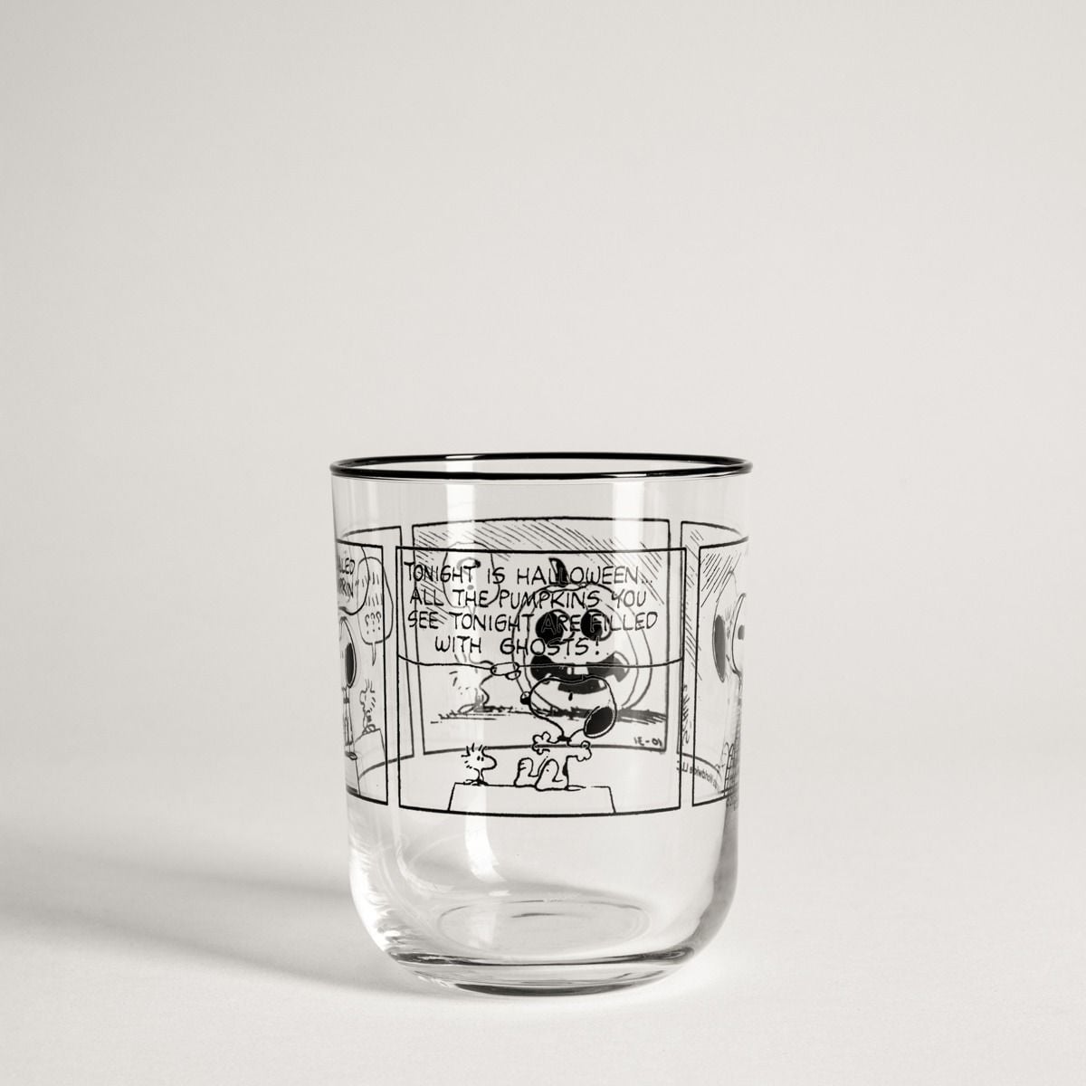 Szklanka SNOOPY z printem komiksu i czarnym rantem 0,3 l